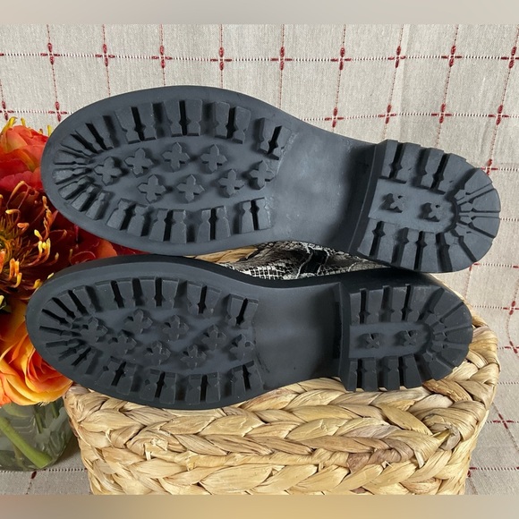 Linea Paolo “Trinity” Snakeskin Embossed Leather Combat Boots Lace Up & Zip Sz 5 - Picture 5 of 8